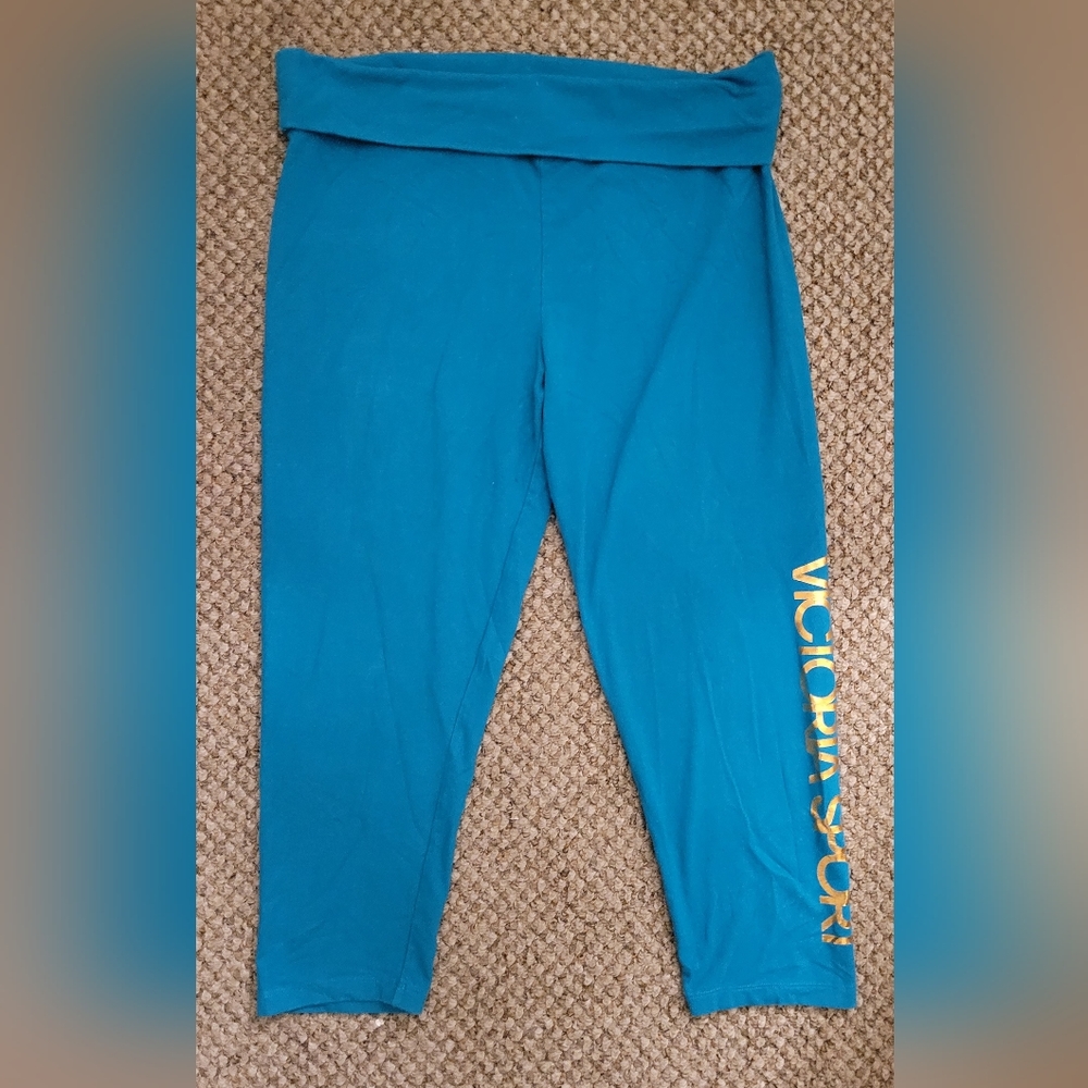 ☆•Victoria Sport Teal/Green Capris •Size:Large •☆